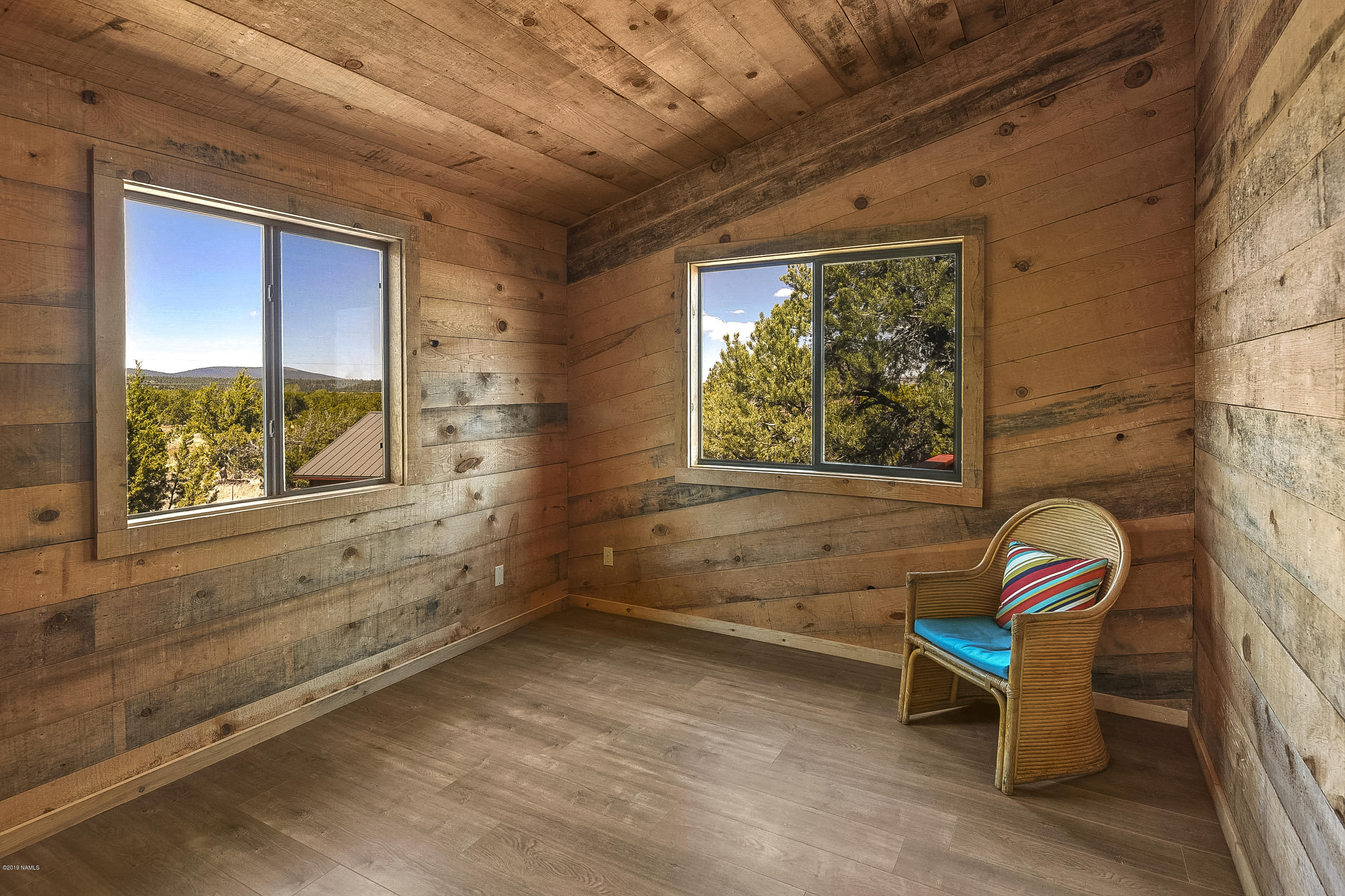 5950 Leupp Road Flagstaff, AZ 86004 - Photo 45 of 67 Guest house bedroom