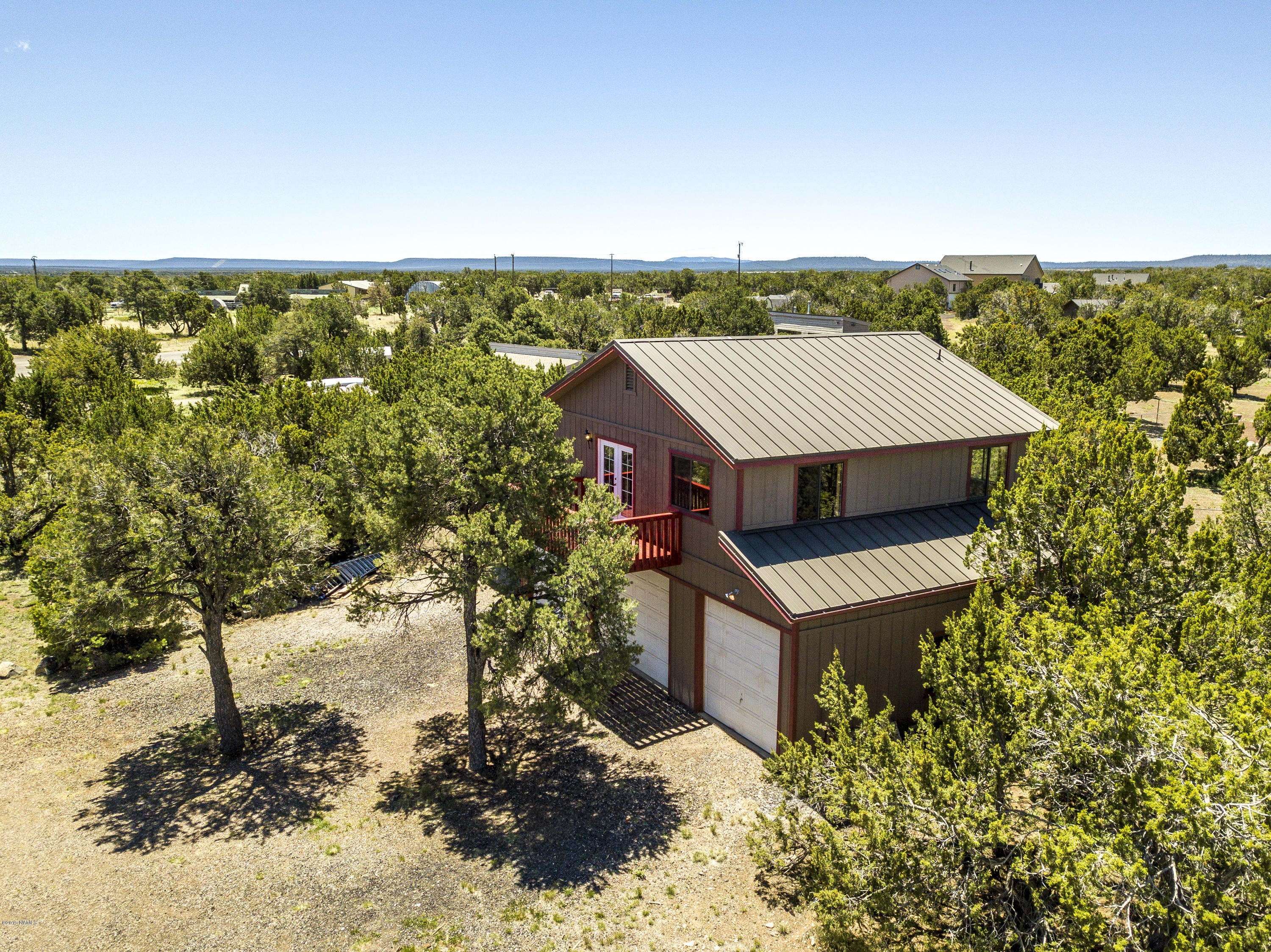 5950 Leupp Road Flagstaff, AZ 86004 - Photo 51 of 67 3 car garage