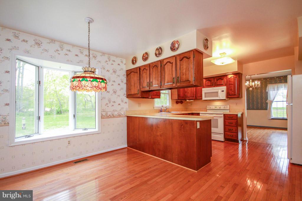 8 Ridgecliff Court Kingsville, MD 21087 - Photo 13 of 30 Kitchen