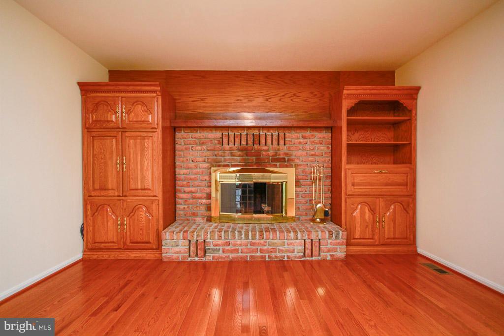 8 Ridgecliff Court Kingsville, MD 21087 - Photo 15 of 30 Family Room