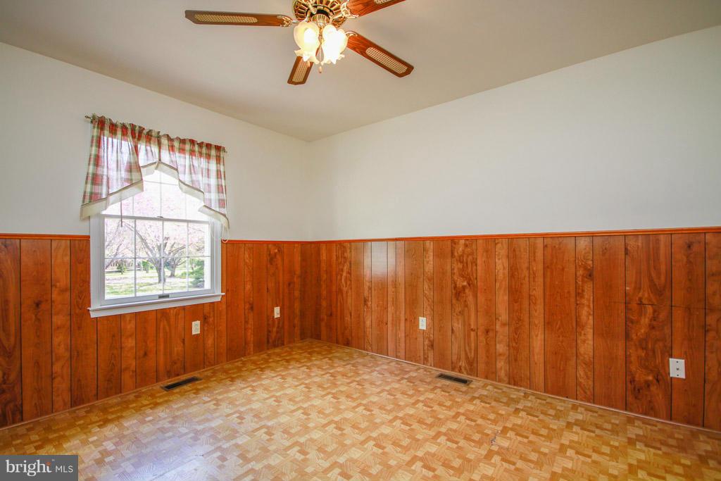8 Ridgecliff Court Kingsville, MD 21087 - Photo 17 of 30 Den
