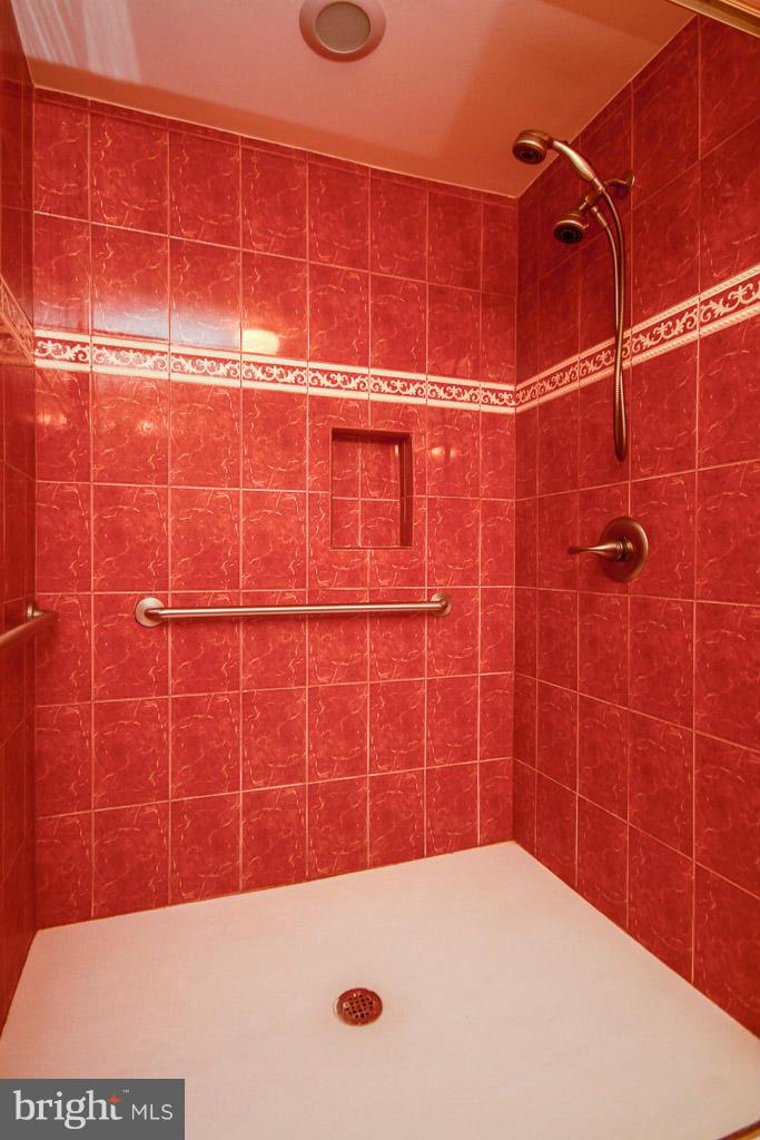 8 Ridgecliff Court Kingsville, MD 21087 - Photo 18 of 30 Bath on Main Level