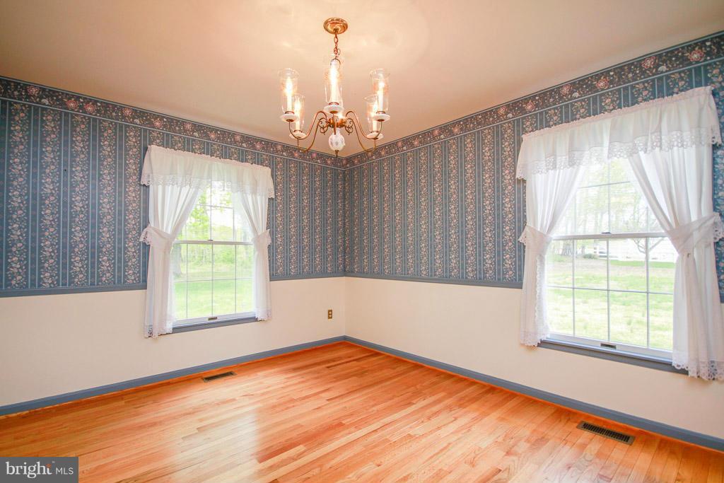 8 Ridgecliff Court Kingsville, MD 21087 - Photo 8 of 30 Dining Room