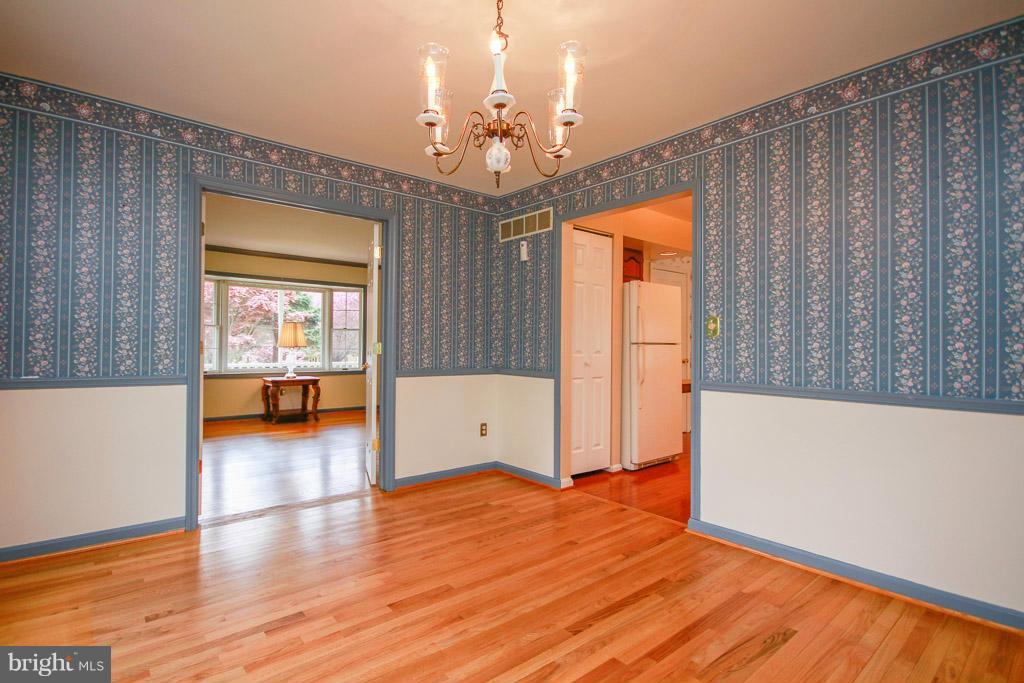 8 Ridgecliff Court Kingsville, MD 21087 - Photo 9 of 30 Dining Room