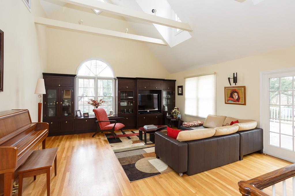 886 Central Avenue Needham, MA 02492 - Photo 15 of 32