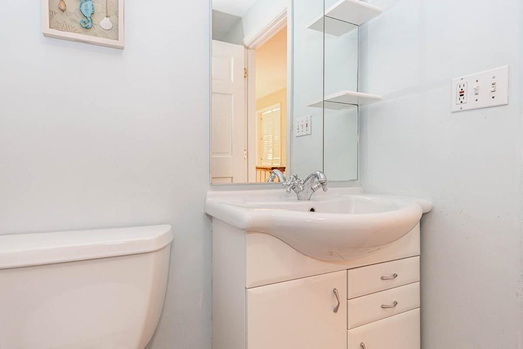 886 Central Avenue Needham, MA 02492 - Photo 25 of 32