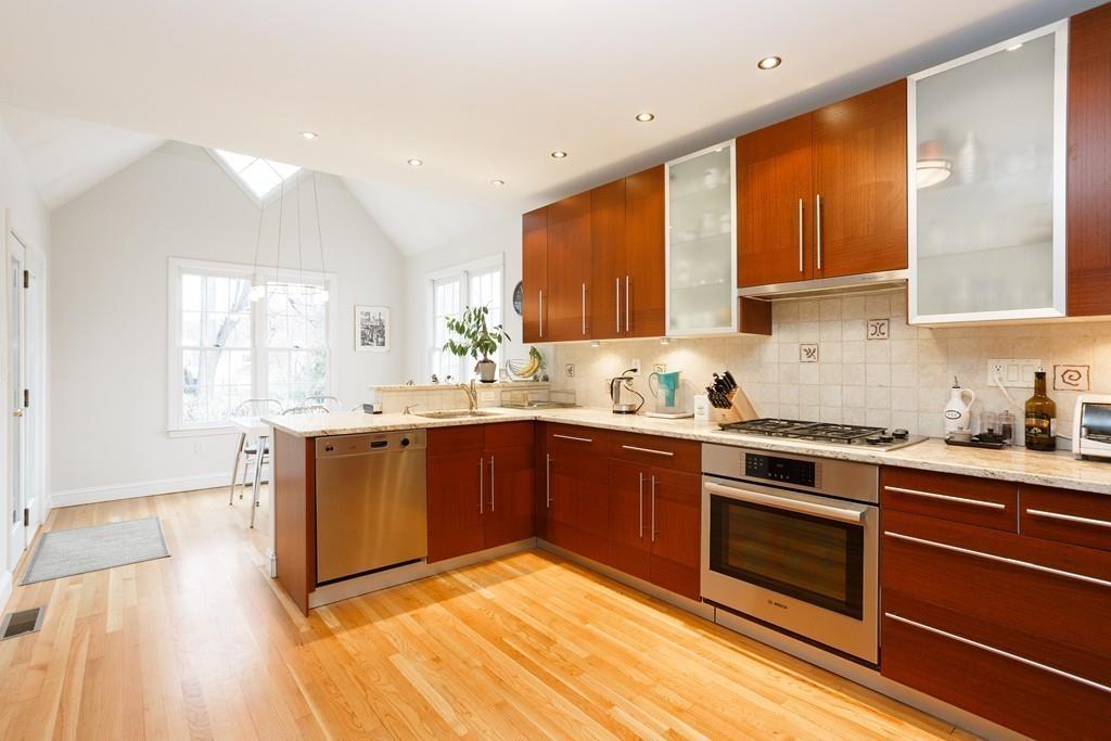 886 Central Avenue Needham, MA 02492 - Photo 9 of 32