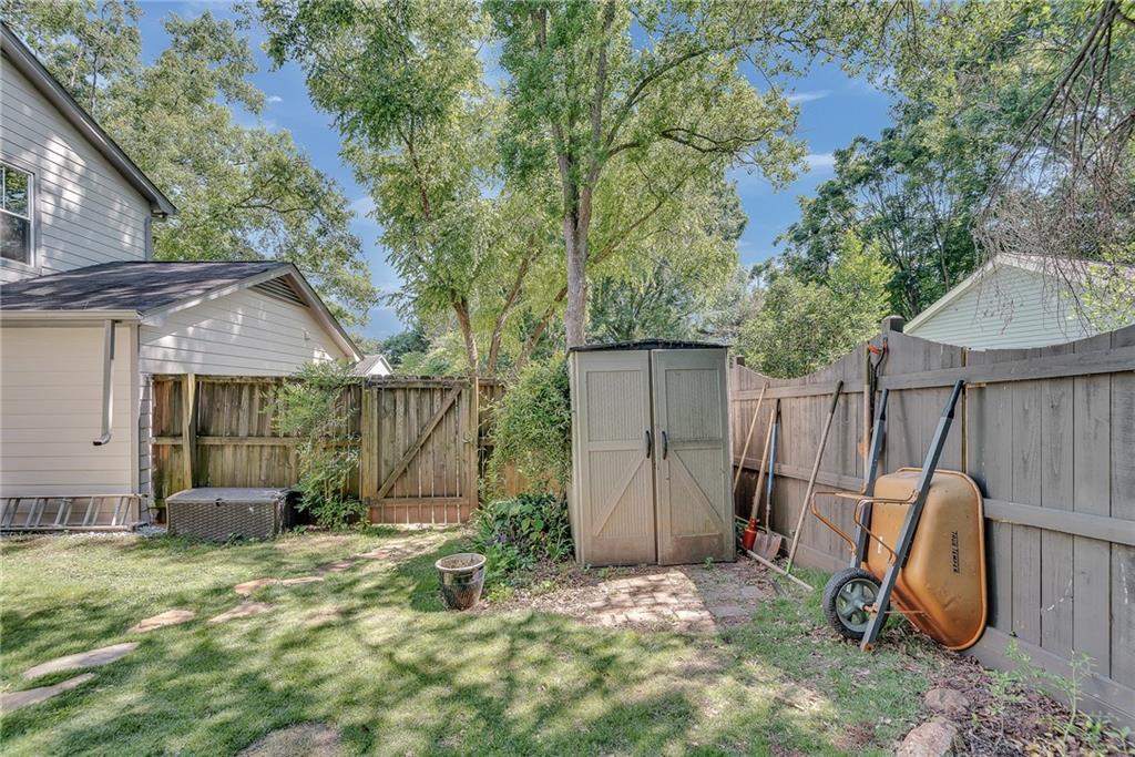2802 Royal Bluff Decatur, GA 30030 - Photo 31 of 43