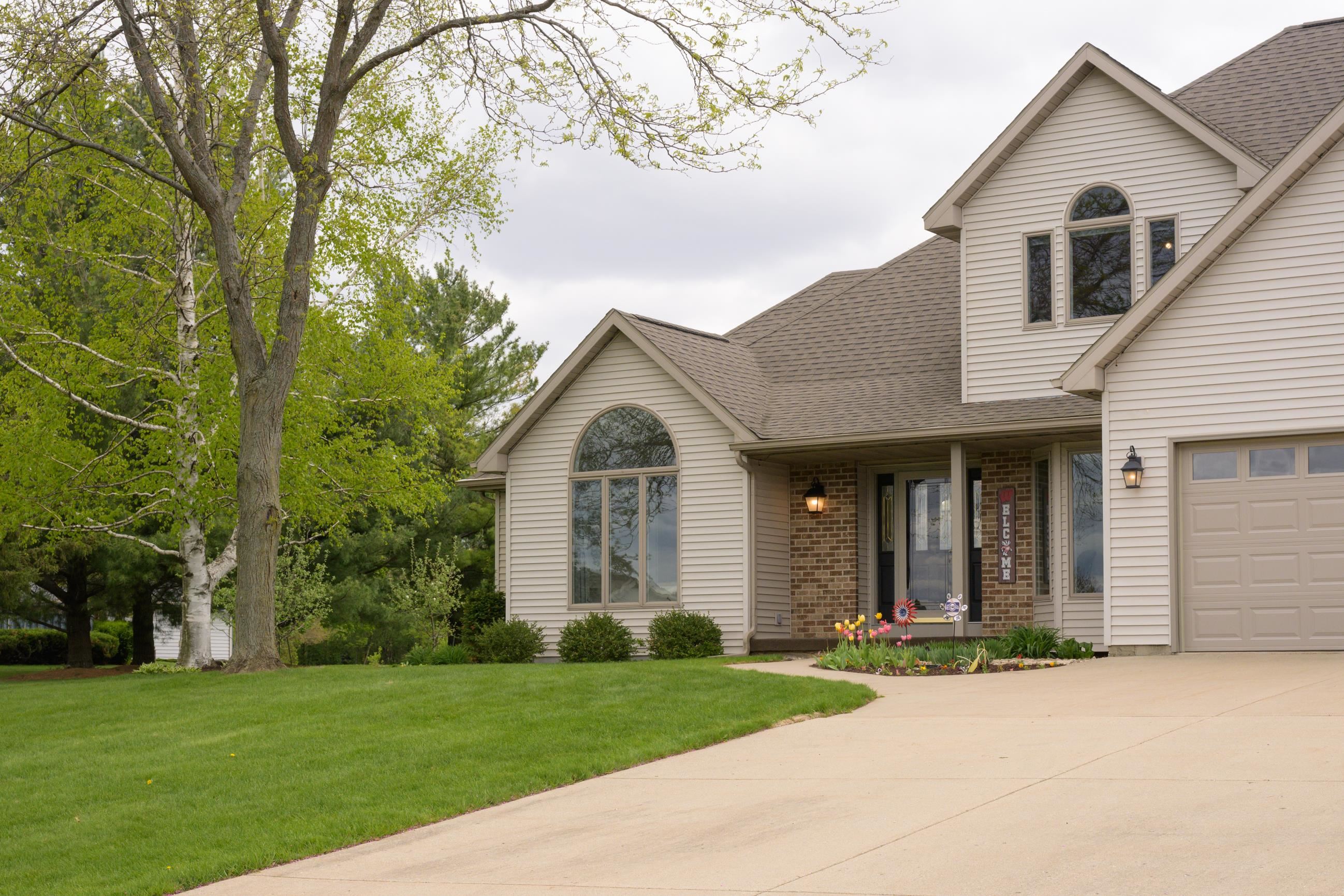 2717 Olin Way Sun Prairie, WI 53590 - Photo 3 of 90