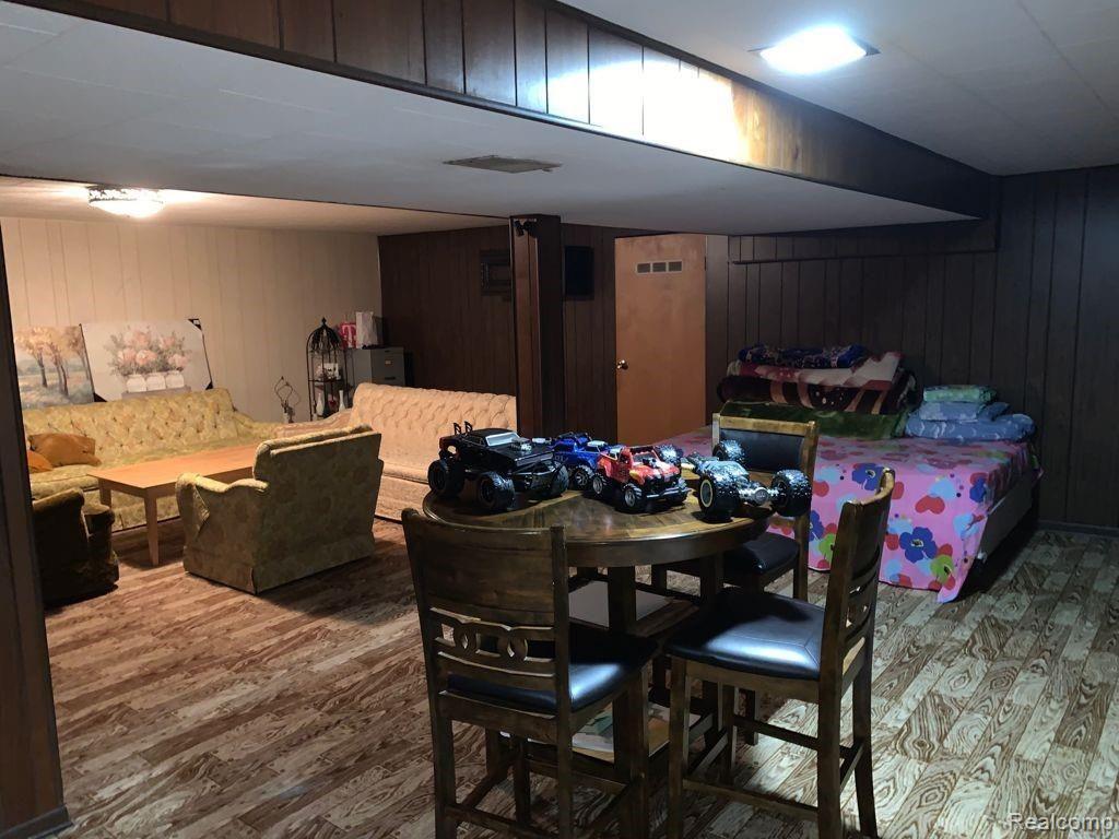 29291 Ridgefield Avenue Warren, MI 48088 - Photo 16 of 24 Basement Familyroom.jpg