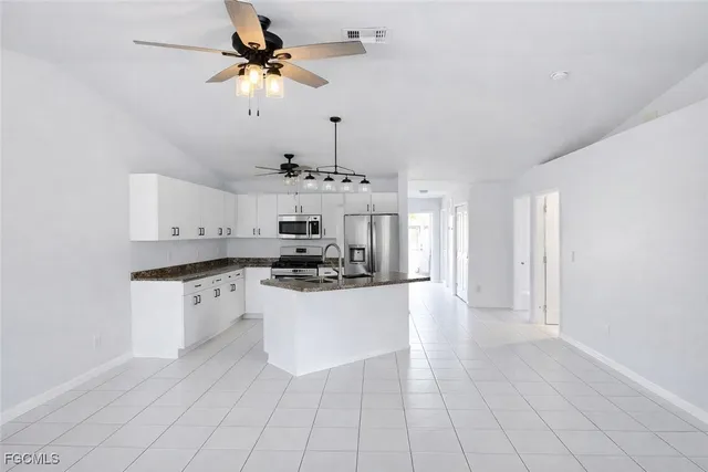 $2,000 | 2926 Southeast Santa Barbara Place, Cape Coral, FL 33904