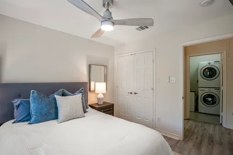 $369,000 | 2703 Jackson Street, Houston, TX 77004