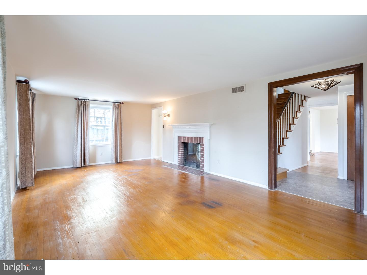 108 Warfield Road Cherry Hill, NJ 08034 - Photo 3 of 25