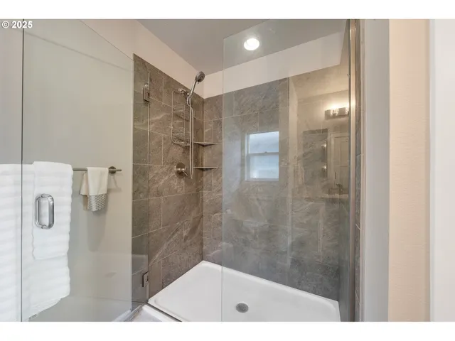 $450,000 | 2127 Southeast Academy Street, Dallas, OR 97338