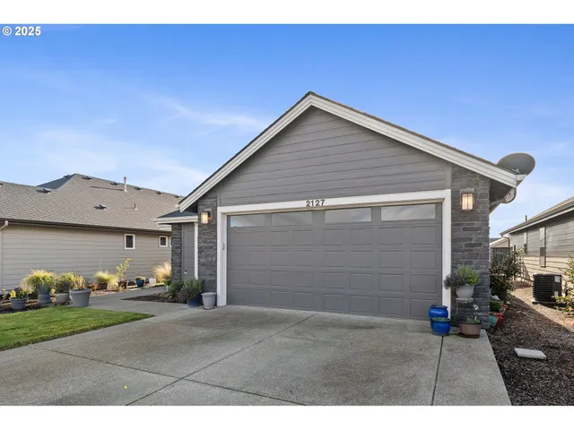 $450,000 | 2127 Southeast Academy Street, Dallas, OR 97338