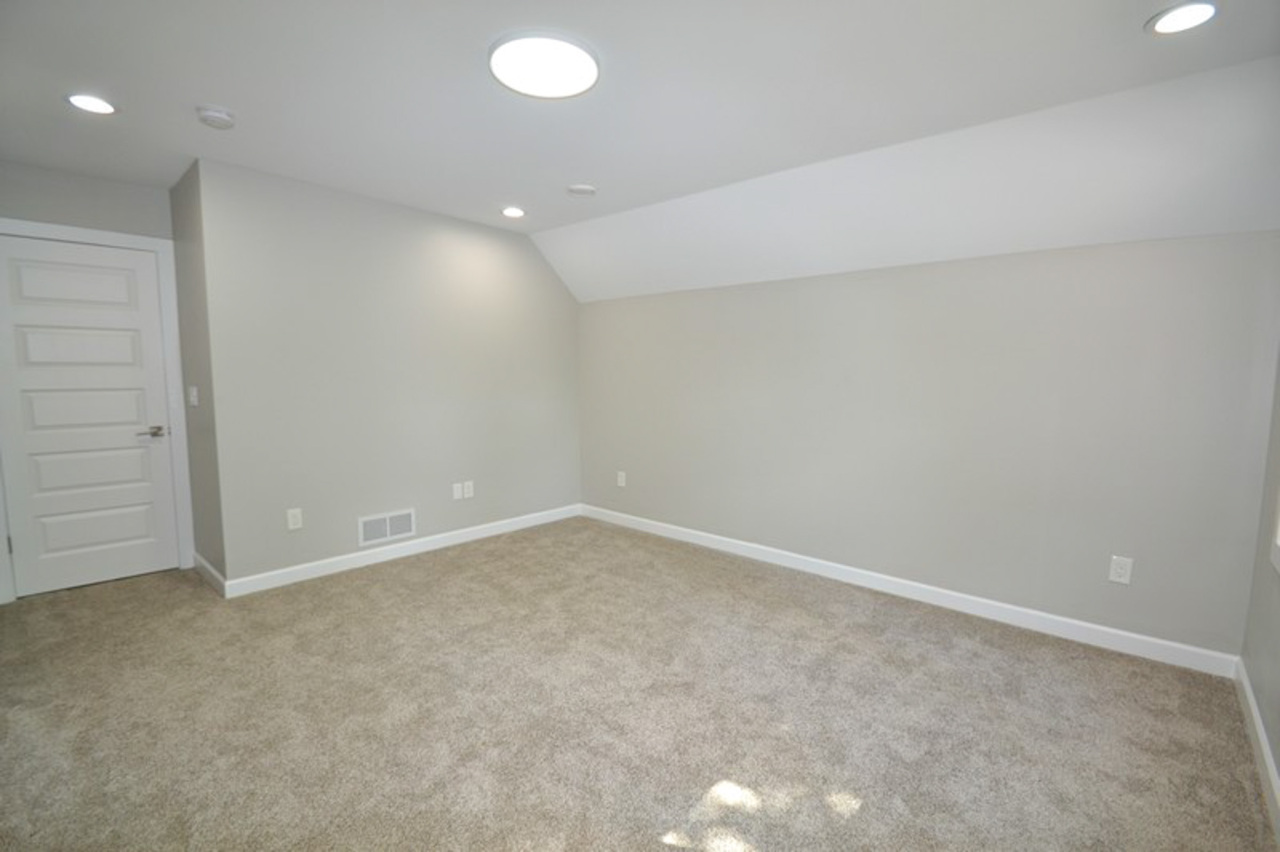 2240 East Morgan Avenue Milwaukee, WI 53207 - Photo 14 of 27 Master Bedroom