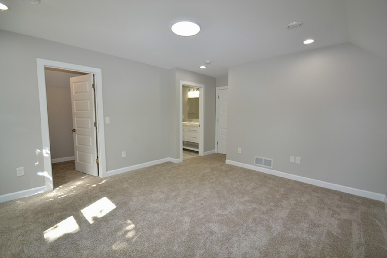 2240 East Morgan Avenue Milwaukee, WI 53207 - Photo 15 of 27 Master Bedroom