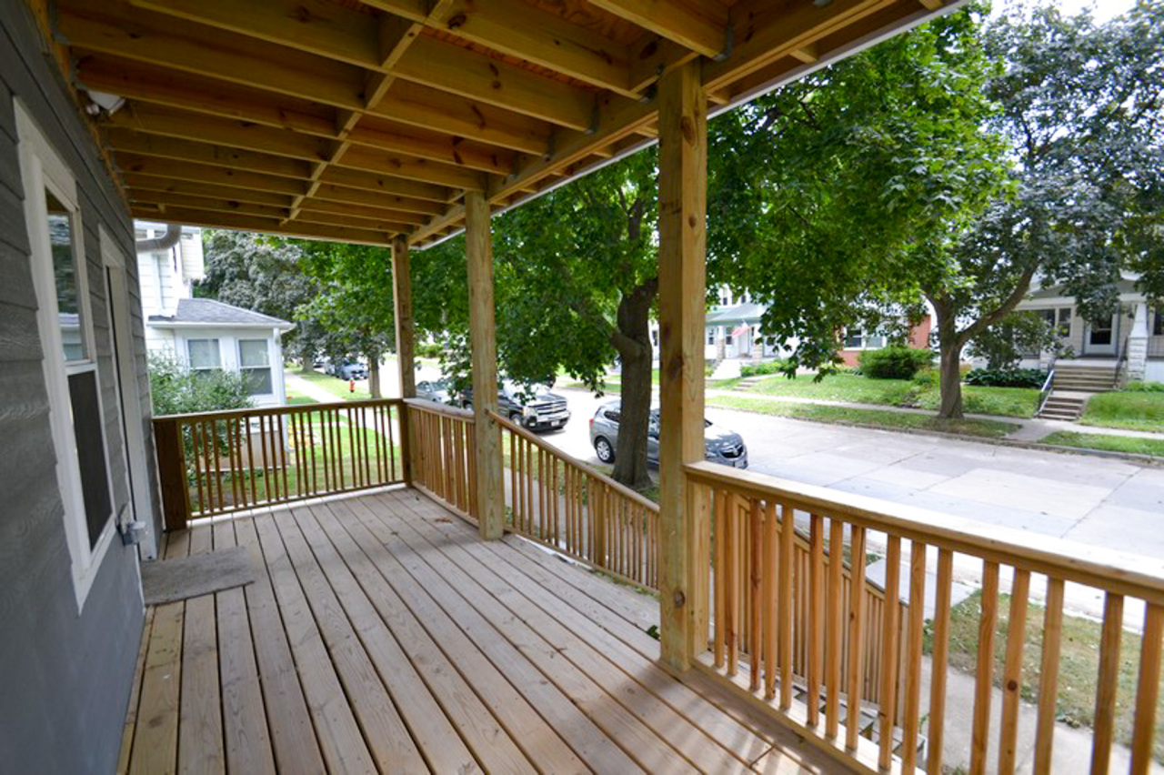 2240 East Morgan Avenue Milwaukee, WI 53207 - Photo 24 of 27 Front Porch