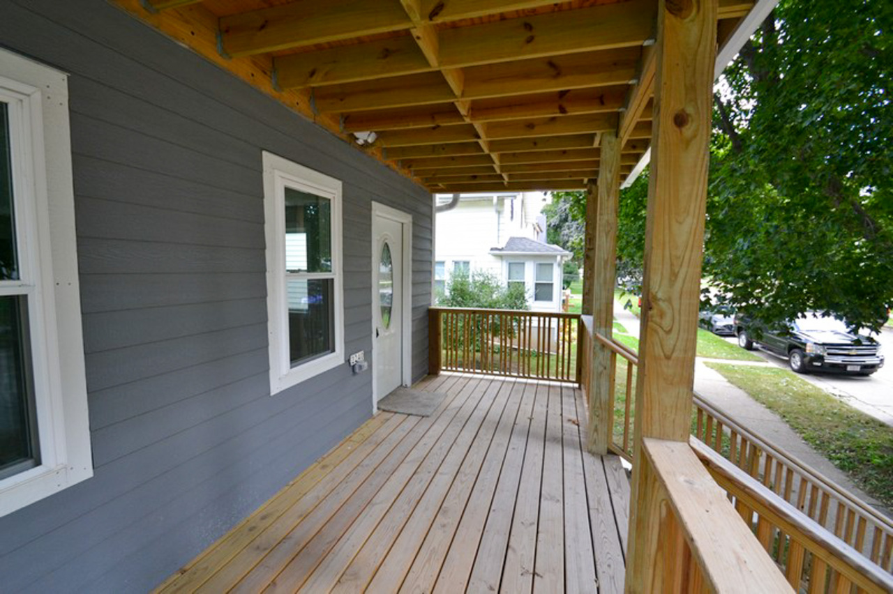 2240 East Morgan Avenue Milwaukee, WI 53207 - Photo 25 of 27 Front Porch