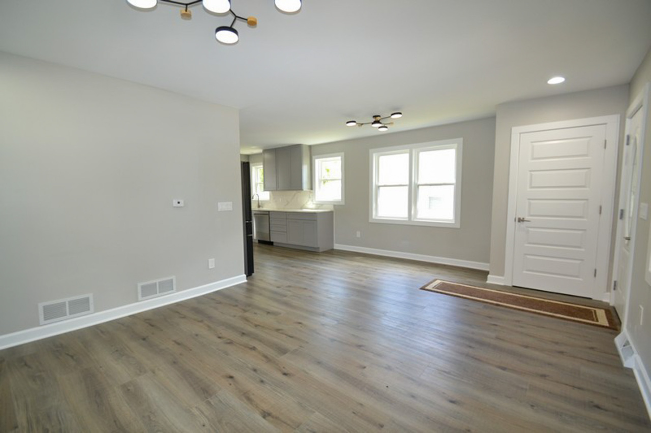 2240 East Morgan Avenue Milwaukee, WI 53207 - Photo 8 of 27 Living RoomDining Area
