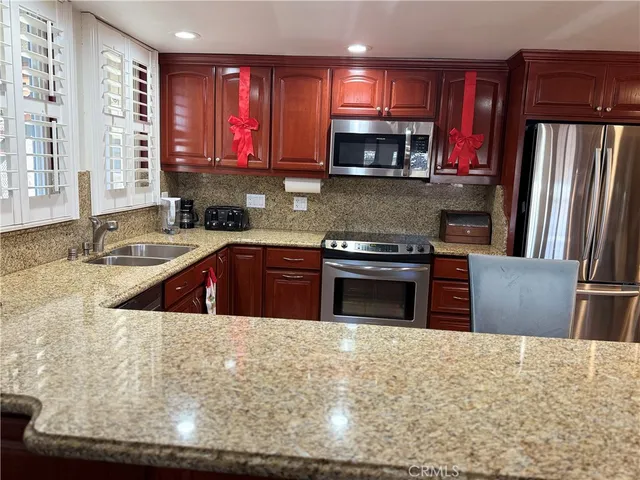 $725,000 | 1860 McKinney Way, Seal Beach, CA 90740