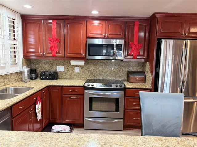 $725,000 | 1860 McKinney Way, Seal Beach, CA 90740