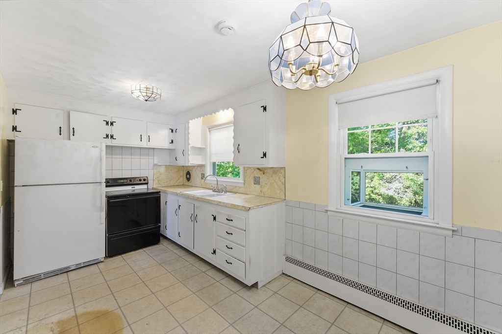 220 West Allen Ridge Road Springfield, MA 01118 - Photo 8 of 42