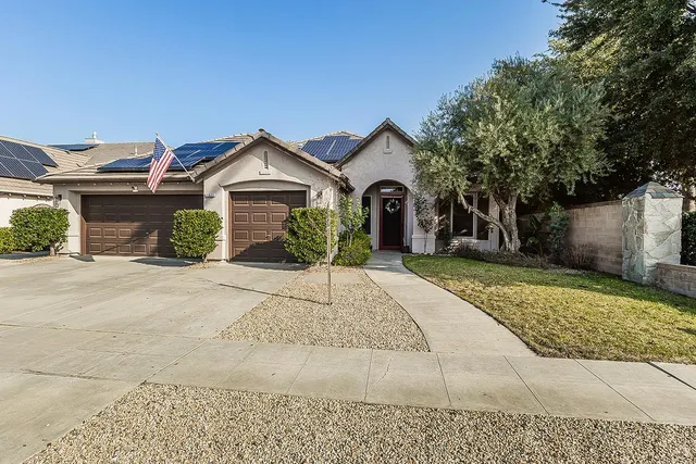 $700,000 | 1923 North Douglas Avenue, Clovis, CA 93619