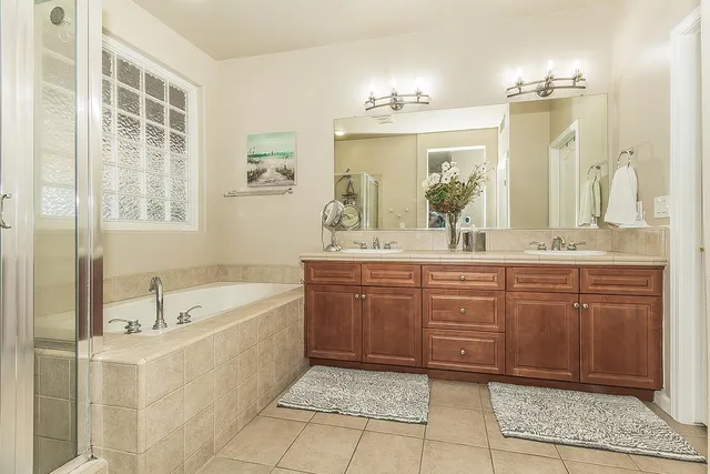 $700,000 | 1923 North Douglas Avenue, Clovis, CA 93619