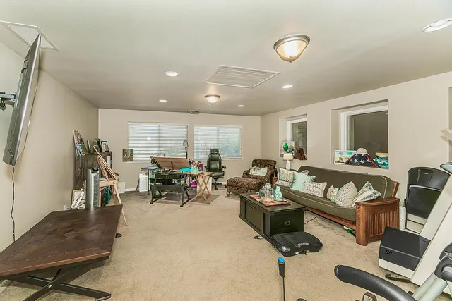 $700,000 | 1923 North Douglas Avenue, Clovis, CA 93619