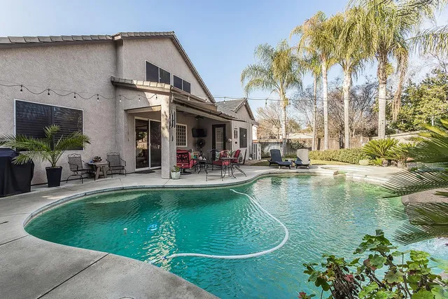 $700,000 | 1923 North Douglas Avenue, Clovis, CA 93619