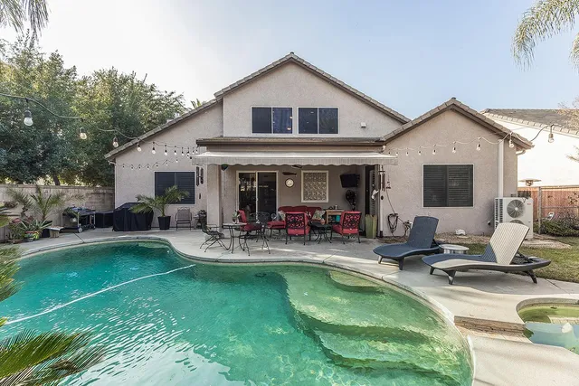 $700,000 | 1923 North Douglas Avenue, Clovis, CA 93619