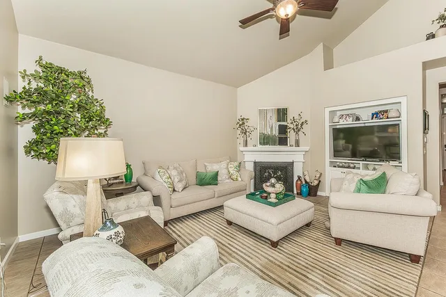 $700,000 | 1923 North Douglas Avenue, Clovis, CA 93619