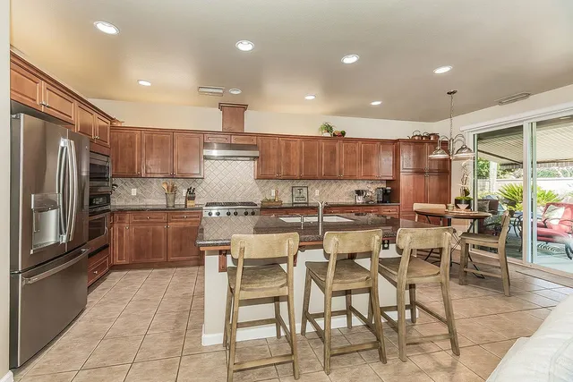 $700,000 | 1923 North Douglas Avenue, Clovis, CA 93619