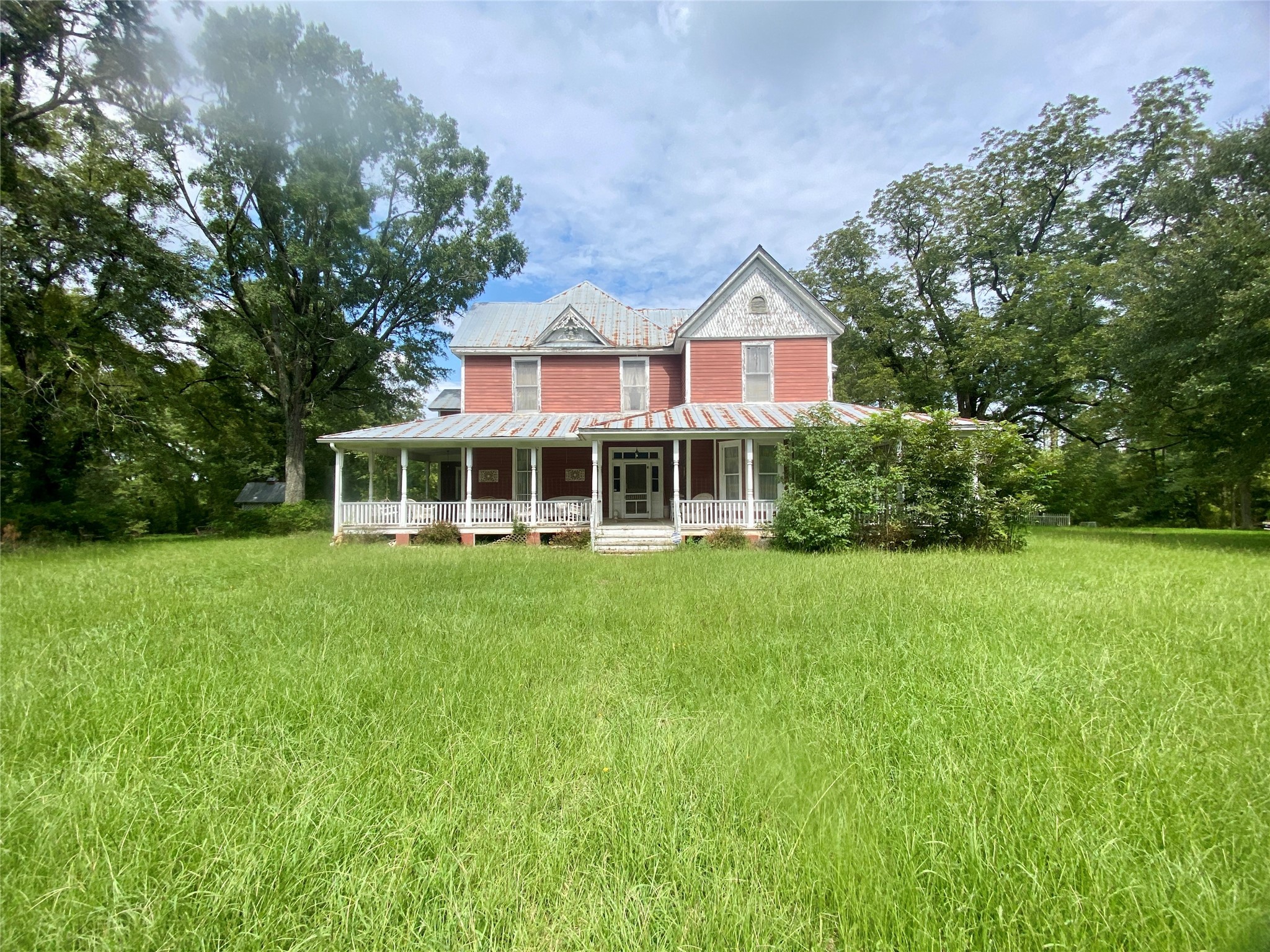 2221 Sandtown Road Washington, GA 30673 - Photo 37 of 50 a front view of a house with a yard