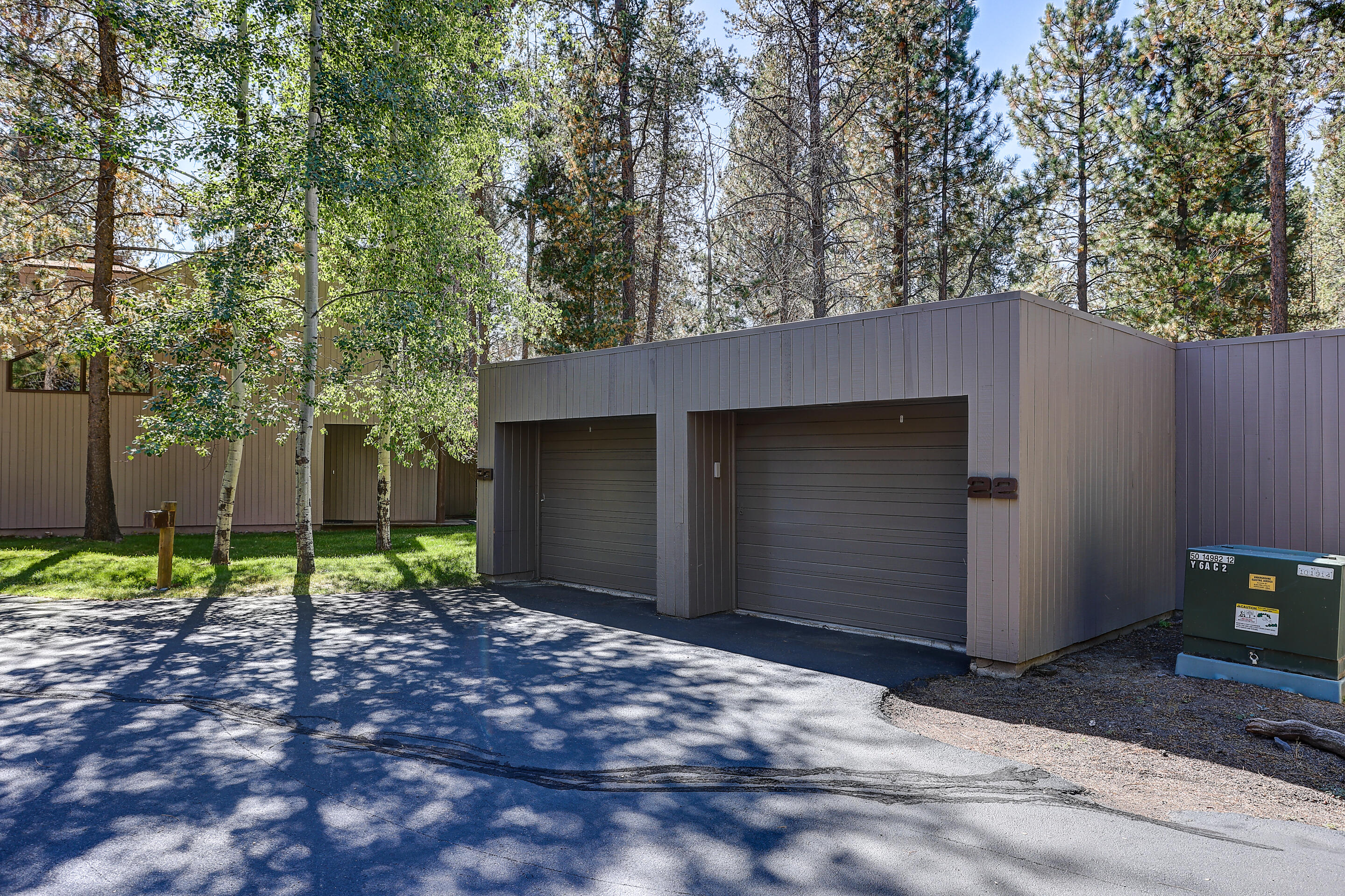57222 Island Road, Unit 22 Sunriver, OR 97707 - Photo 4 of 42 22 Meadow House Lane MLS-38