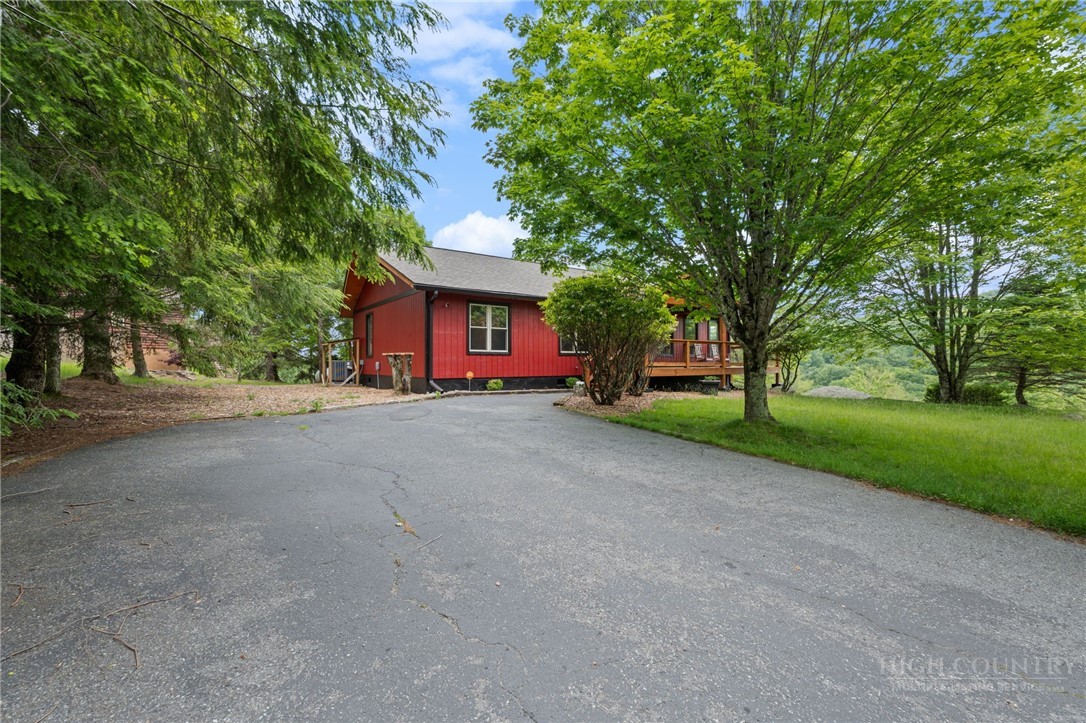 106 Upper Grouse Ridge Road Beech Mountain, NC 28604 - Photo 25 of 27