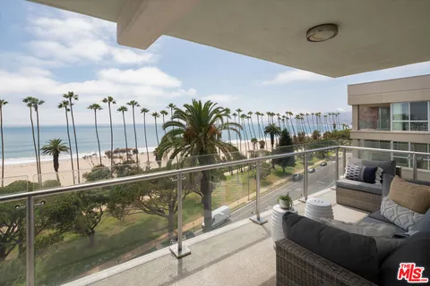 $2,900,000 | 535 Ocean Avenue, Unit 8A, Santa Monica, CA 90402