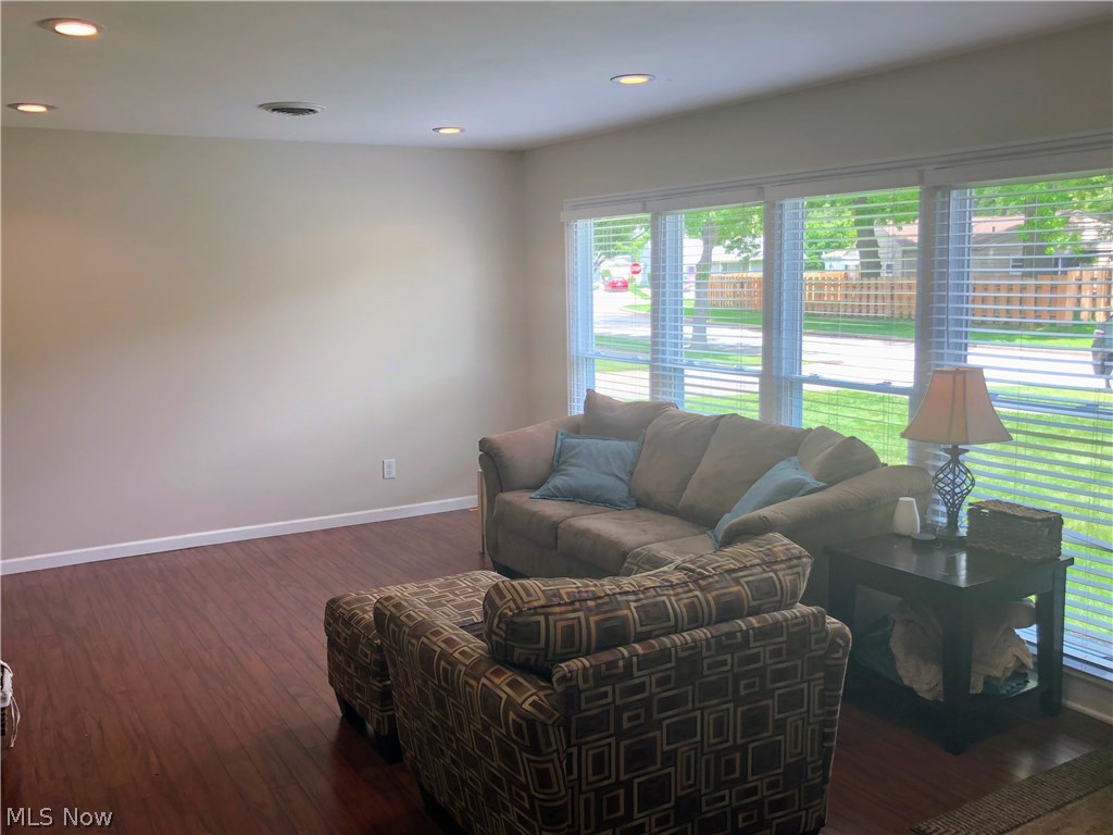 6512 Kenbridge Road Parma Heights, OH 44130 - Photo 9 of 31