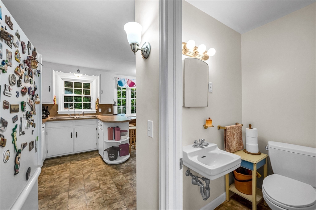 59 Ingersoll Grove Springfield, MA 01109 - Photo 13 of 42