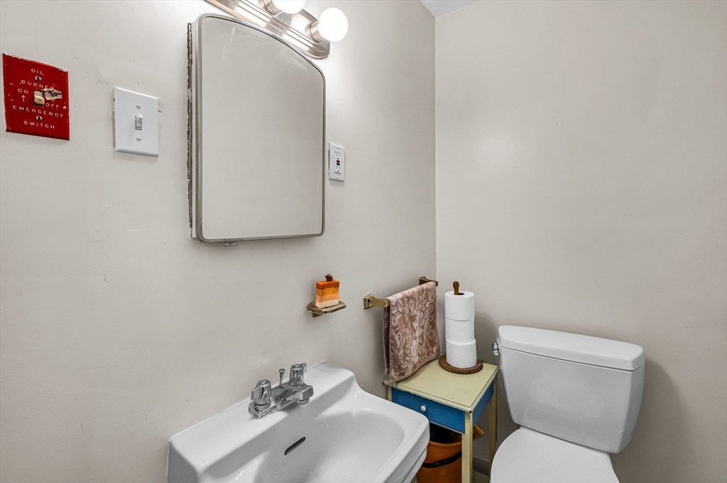 59 Ingersoll Grove Springfield, MA 01109 - Photo 14 of 42