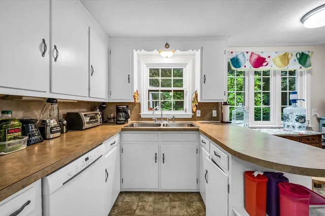 $324,900 | 59 Ingersoll Grove, Springfield, MA 01109