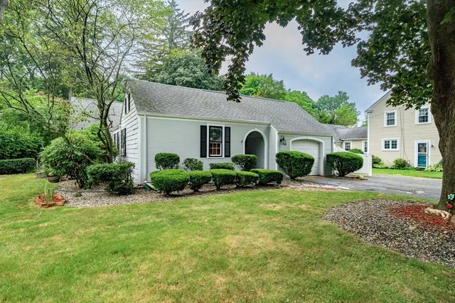 $324,900 | 59 Ingersoll Grove, Springfield, MA 01109