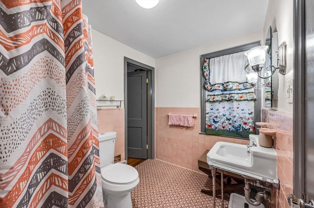 59 Ingersoll Grove Springfield, MA 01109 - Photo 22 of 42