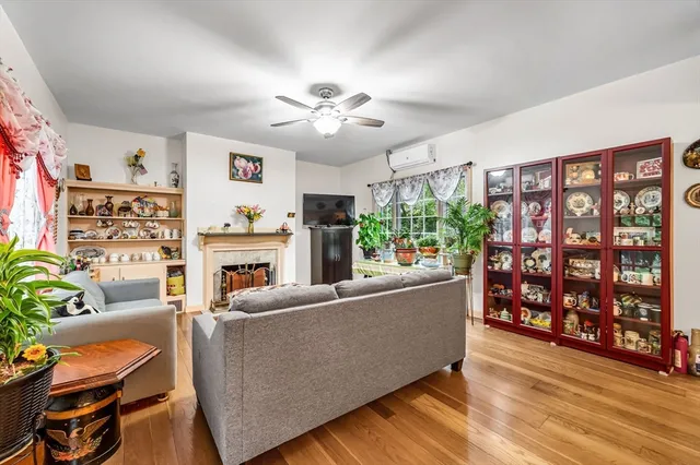 $324,900 | 59 Ingersoll Grove, Springfield, MA 01109