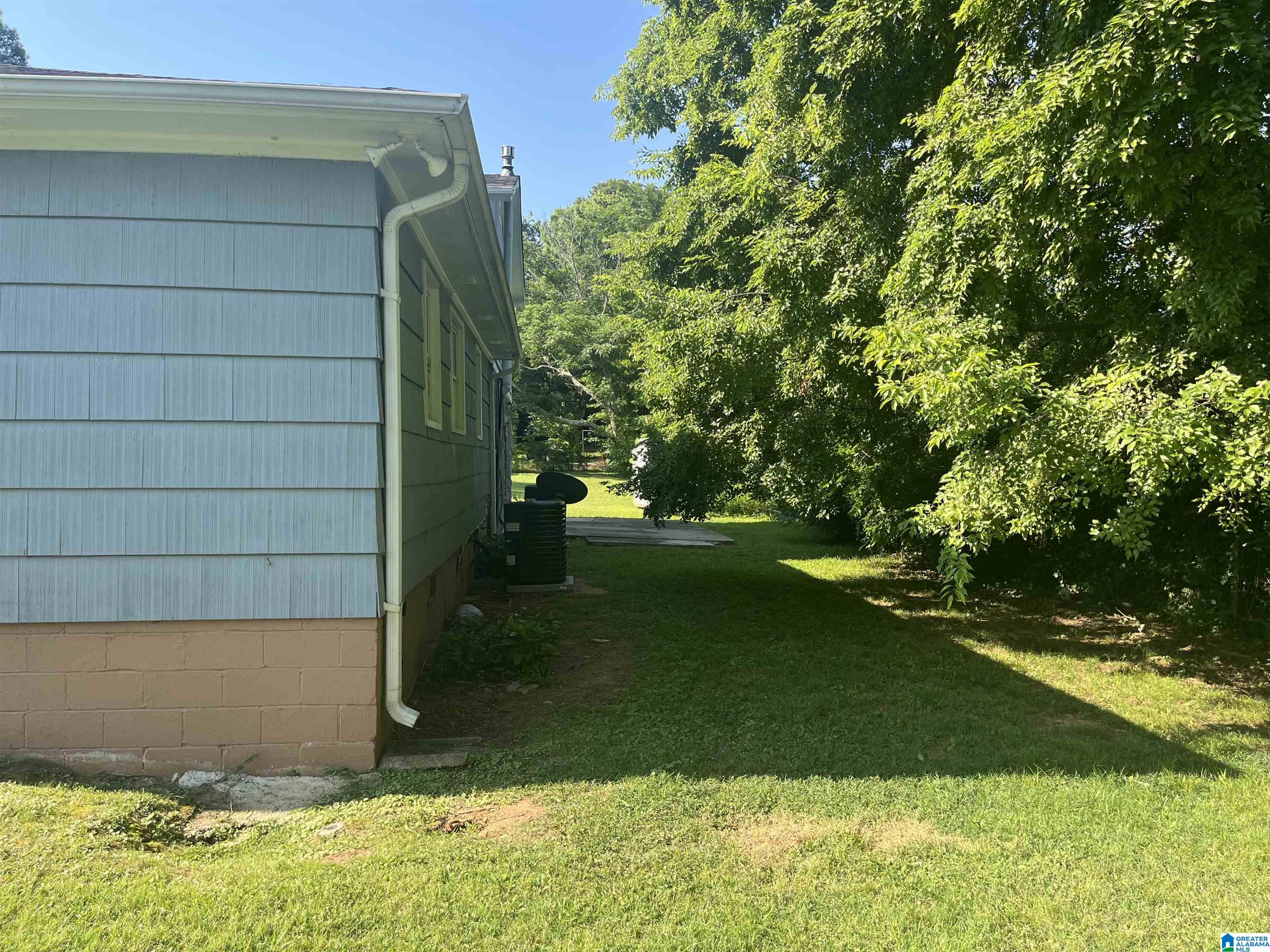 1624 16th Way Southwest Birmingham, AL 35211 - Photo 22 of 26