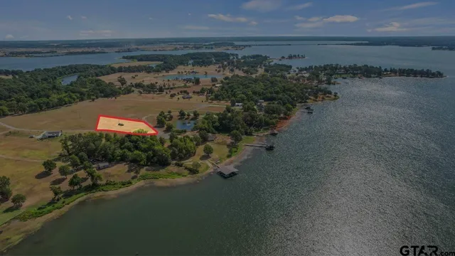 a picture of city view with lake view