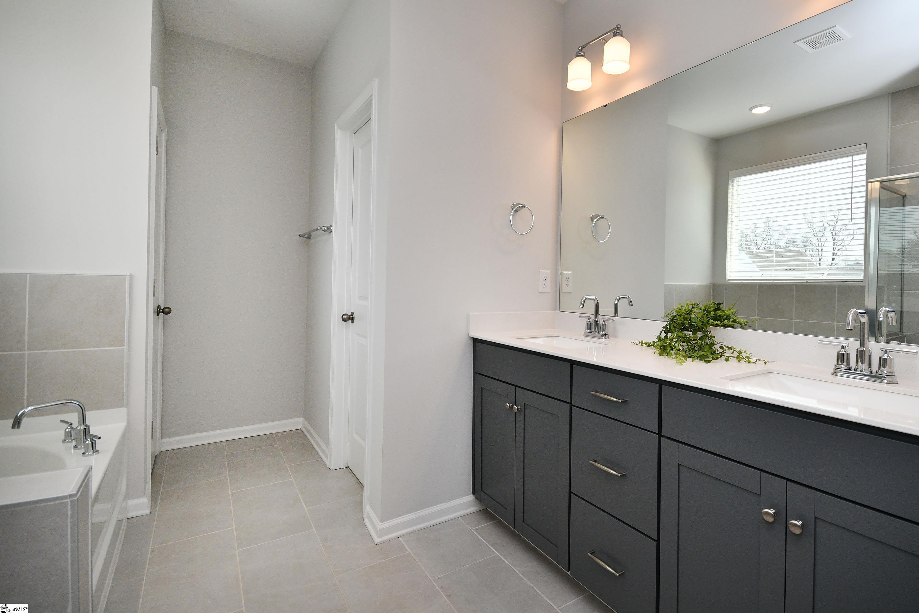 617 Columbus Circle Simpsonville, SC 29680 - Photo 5 of 28