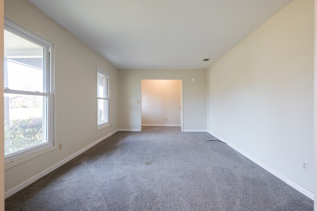 2909 Tara Road Valdosta, GA 31605 - Photo 6 of 38 Gallery Image 6