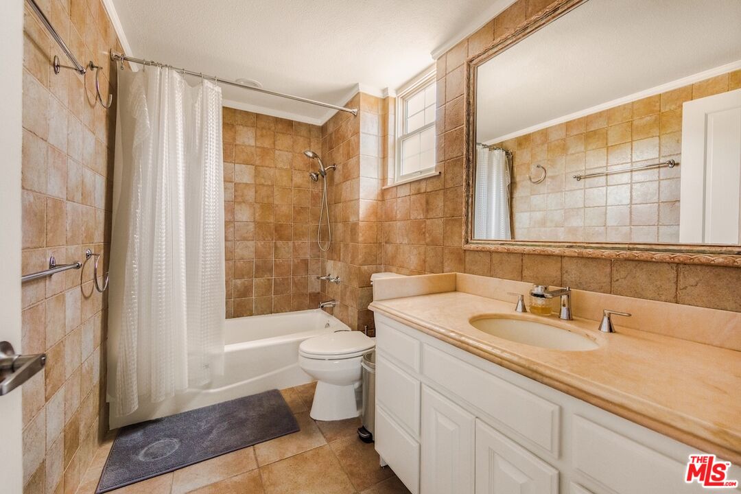 5703 Parkmor Road Calabasas, CA 91302 - Photo 19 of 35
